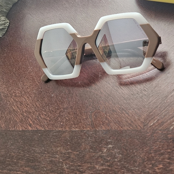 Marc Jacobs Brown and White Hexagon Sunglasses - Picture 3 of 6